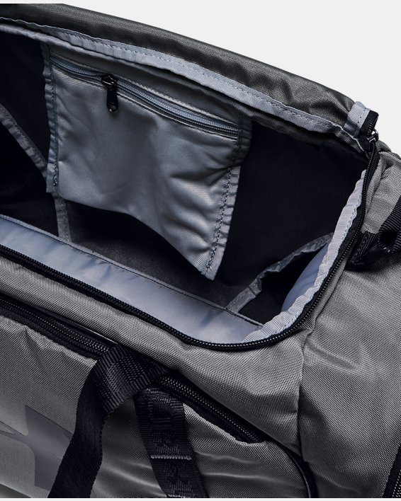 กระเป๋า Duffle ขนาดเล็ก UA Undeniable 3.0 สำหรับผู้ชาย in Gray image number 2